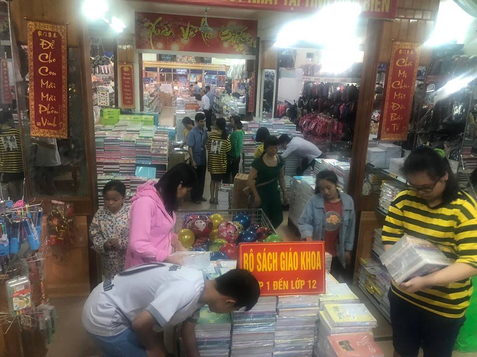 Giá cả sách, thiết bị học tập trên địa bàn tỉnh Điện Biên tương đối ổn định, không tăng cao so với năm ngoái.