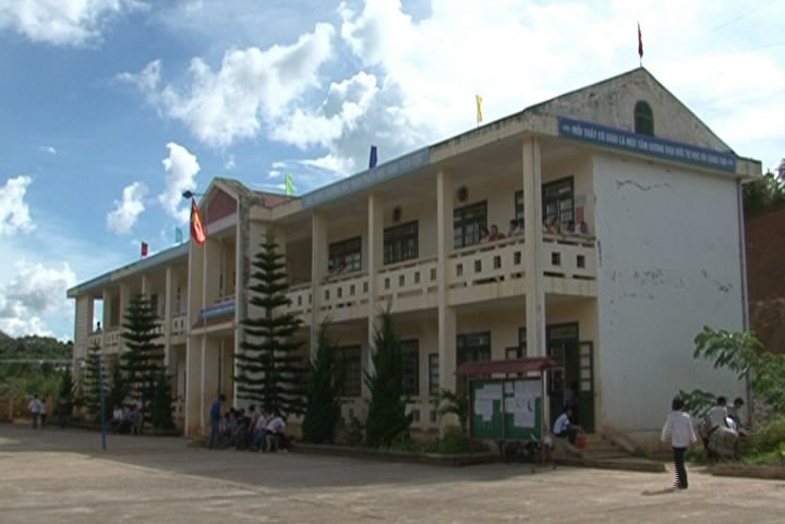 truong THCS thi tran DBD.jpg