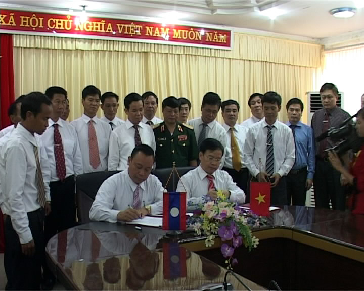 Ký biên bản cắm mốc ĐB - Phong Sa LY