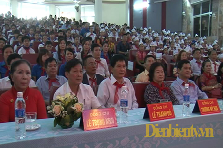 Đai biểu đến dự