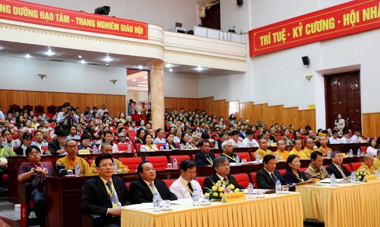 Đại biểu đến dự