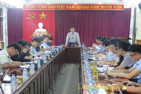Quang cảnh buổi làm việc.