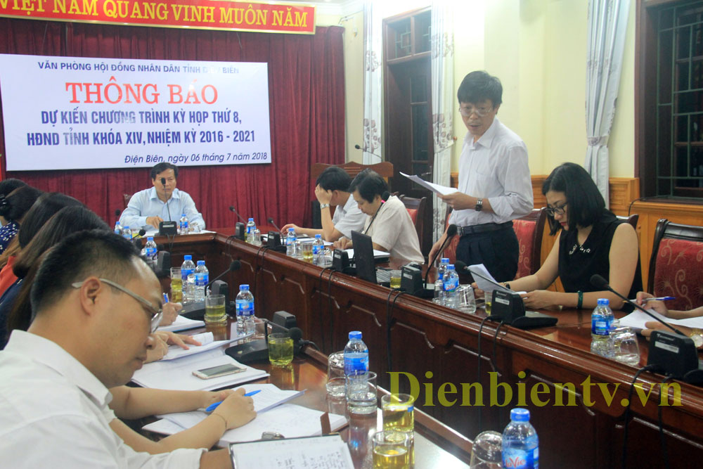 Quang cảnh cuộc họp