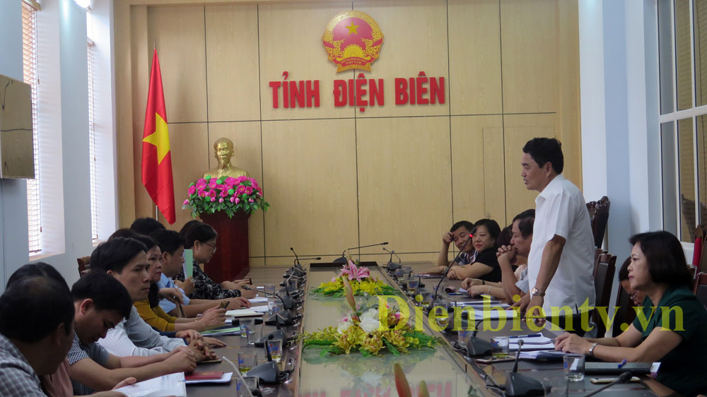 Quang cảnh buổi làm việc