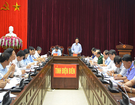 Đồng chí Lò Văn Muôn, Phó Bí thư Tỉnh ủy, Chủ tịch HĐND tỉnh phát biểu chỉ đạo tại Hội nghị 