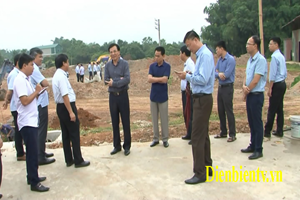 Đồng chí Trần Văn Sơn, Ủy viên Trung ương Đảng, Bí thư Tỉnh ủy kiểm tra các dự án trọng điểm của tỉnh trên địa bàn thành phố Điện Biên Phủ