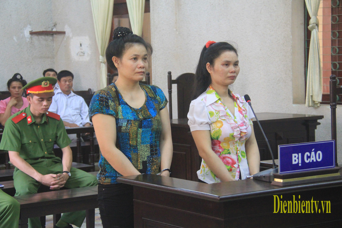 Ngày 20/6, Tòa án nhân dân tỉnh Điện Biên mở phiên tòa sơ thẩm xét xử Lường Thị Hiên (sinh năm 1984, trú tại bản Na Luông, huyện Mường Mày, tỉnh Phong Sa Ly, nước CHDCND Lào) và Lò Thị Lả (sinh năm 1980, trú tại đội 14, xã Thanh Hưng, huyện Điện Biên) về tội mua bán trái phép chất ma túy.