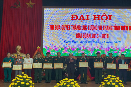 Các tập thể nhận Bằng khen của UBND tỉnh vì có thành tích xuất sắc trong phong trào thi đua quyết thắng LLVT tỉnh giai đoạn 2013 - 2018.