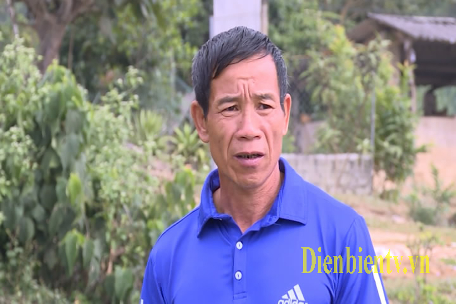 Bí thư Chi bộ, đ/c  Phùng Văn Tem, bản Hồng Lệnh, xã Thanh Nưa, huyện Điện Biên