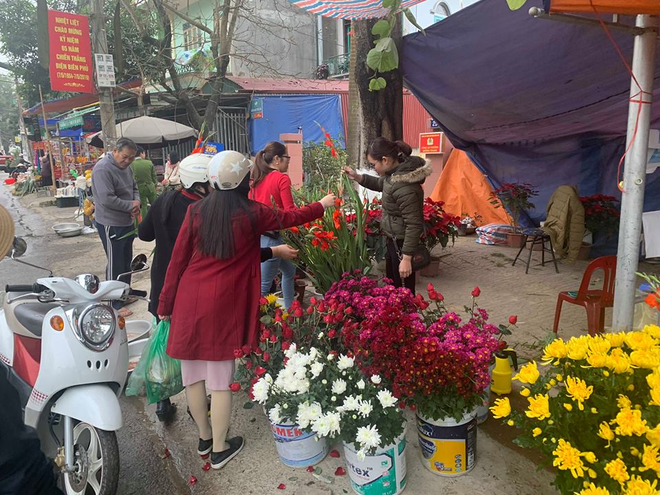 Thị trường hàng hóa năm nay trên địa bàn Tp. Điện Biên Phủ phong phú, dồi dào, giá cả cơ bản ổn định, chất lượng đảm bảo nên đáp ứng nhu cầu mua sắm người tiêu dùng