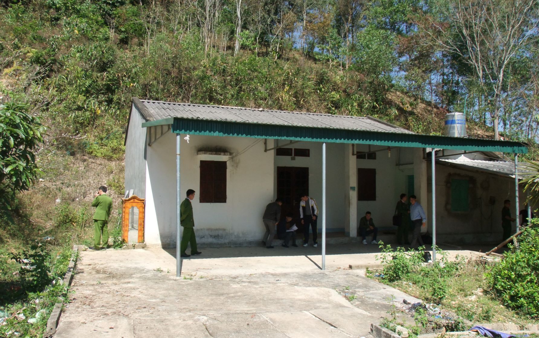 Căn nhà hoang nơi phát hiện thi thể nạn nhân