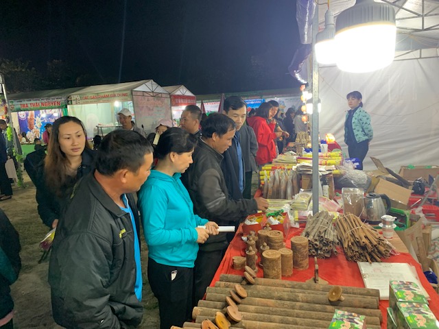 Chương trình văn nghệ đặc sắc trong đêm khai mạc