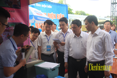Ngày hội việc làm thu hút đông đảo sinh viên