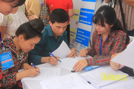 Ngày hội việc làm thu hút đông đảo sinh viên