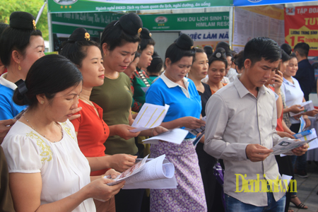 Ngày hội việc làm thu hút đông đảo sinh viên