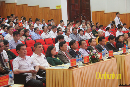 Đồng chí Trần Thanh Mẫn - Bí thư T.Ư Đảng, Chủ tịch Ủy ban T.Ư MTTQ Việt Nam (thứ 5 phải sang) dự Đại hội Đại biểu Mặt trận Tổ quốc Việt Nam tỉnh Điện Biên lần thứ 12, nhiệm kỳ (2019 - 2024) .