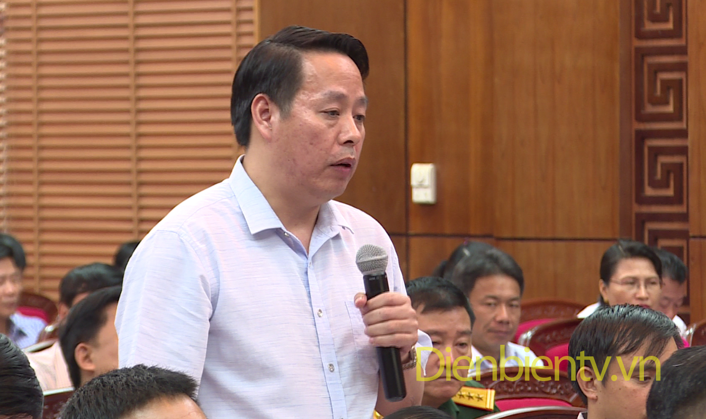 Ông Hà Quang Trung - Giám đốc Sở Tài Chính trả lời chất vấn tại Kỳ họp thứ 10, HĐND tỉnh khóa XIV, nhiệm kỳ 2016 – 2021.