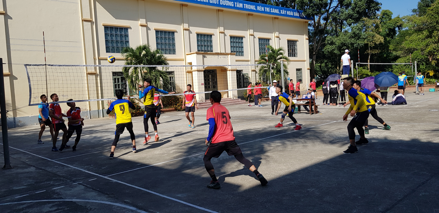 Thi đấu môn bóng chuyền nam