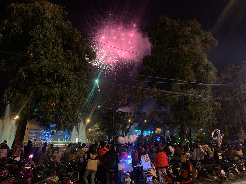  Và một mùa xuân mới lại về với tiếng pháo hoa rộn ràng hứa hẹn một năm đầy khởi sắc..