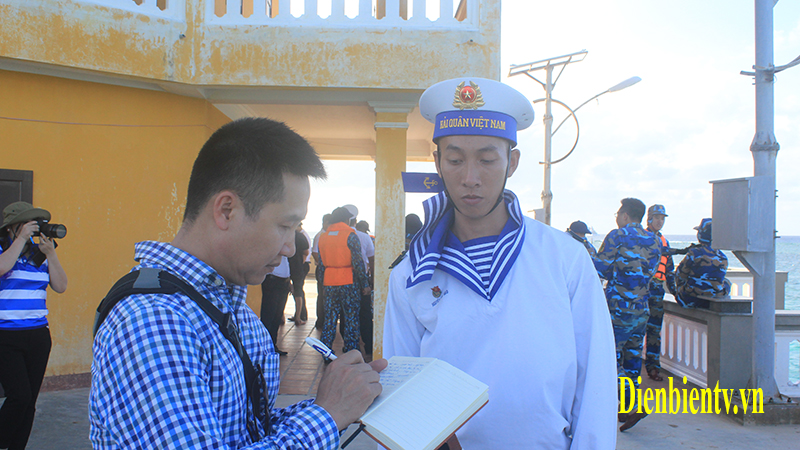 đá lớn