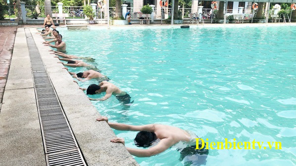 bơi