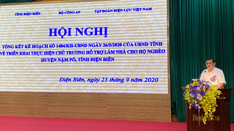 Đồng chí Lò Văn Muôn, Phó Bí thư Thường trực Tỉnh ủy, Chủ tịch HĐND tỉnh phát biểu tại Hội nghị tổng kết.