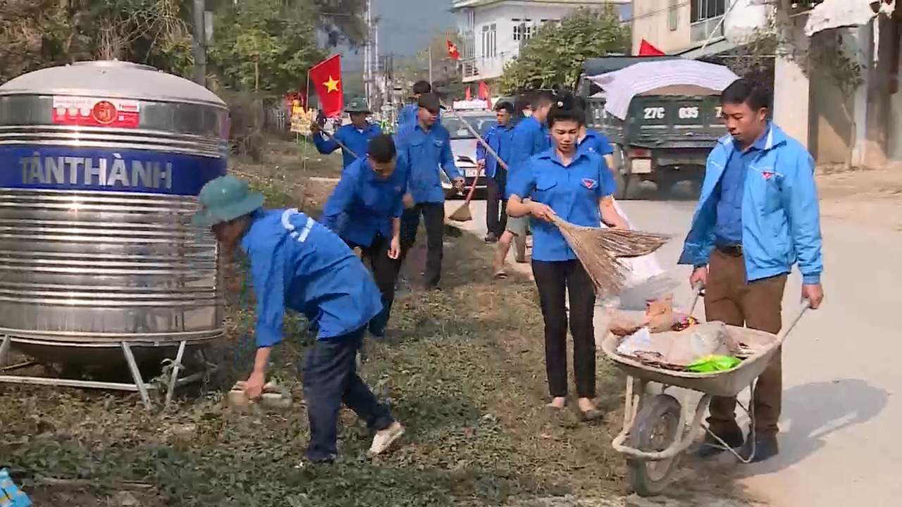 ĐOÀN XÃ THANH NƯA CHUNG TAY BẢO VỆ MÔI TRƯỜNG