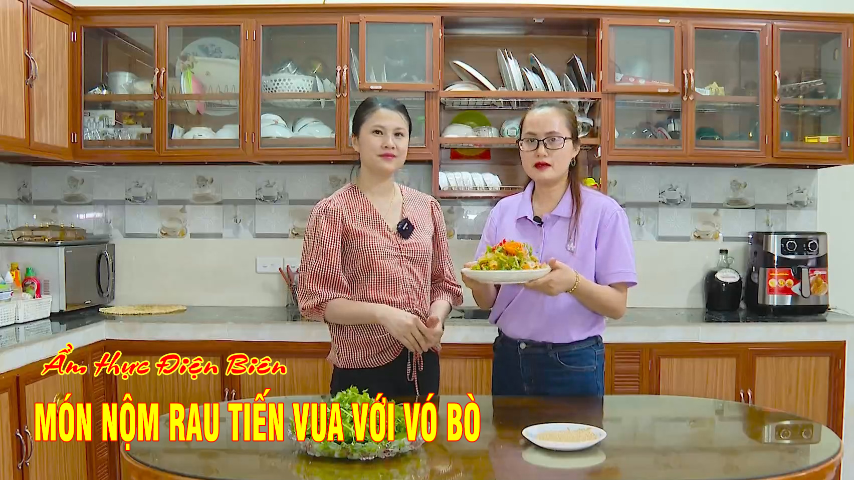 Món nộm rau tiến vua với vó bò