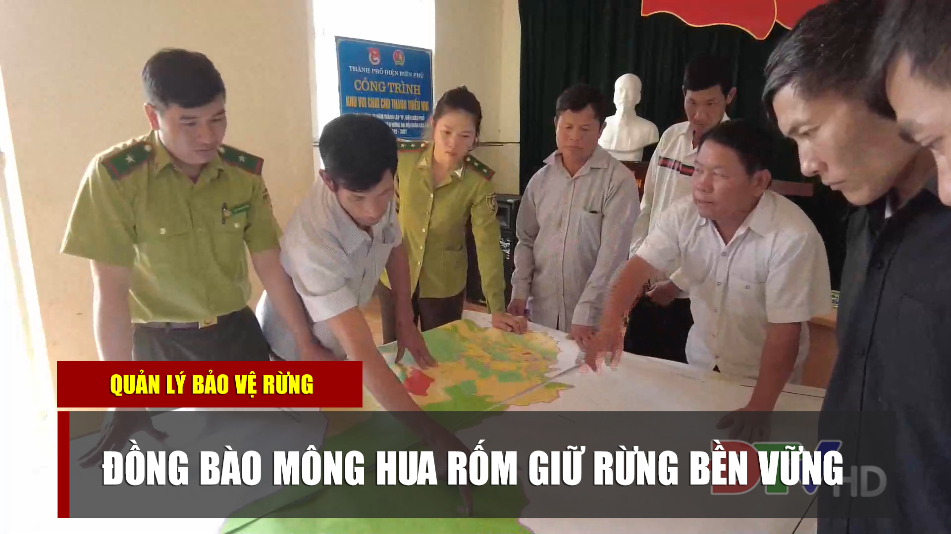 Đồng bào Mông Hua Rốm giữ rừng bền vững