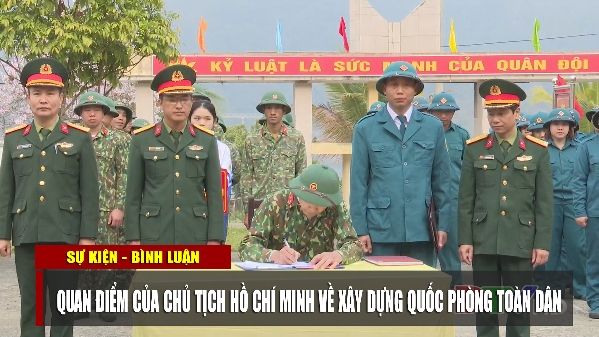 Quan điểm của Chủ tịch Hồ Chí Minh về xây dựng quốc phòng toàn dân