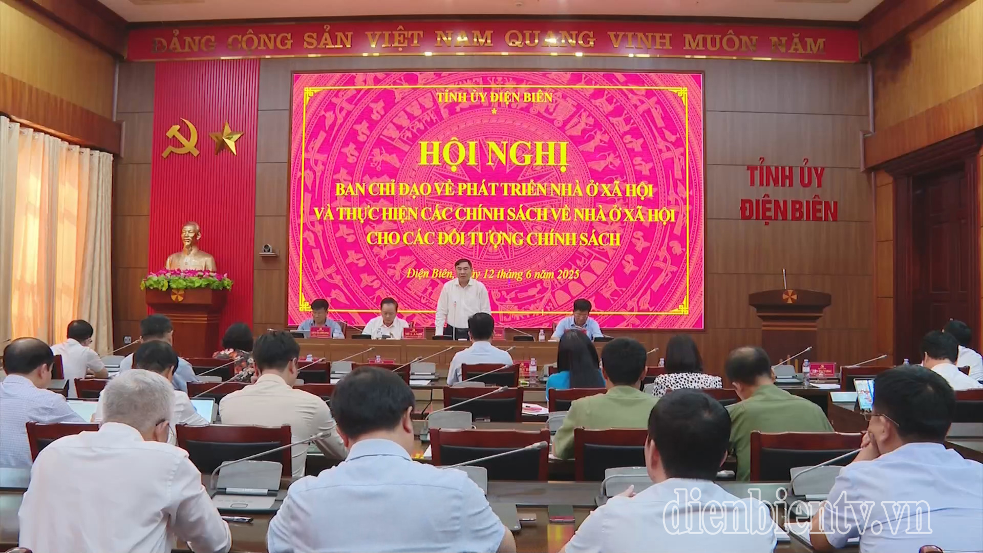  Bí thư Tỉnh ủy Trần Quốc Cường phát biểu tại hội nghị.