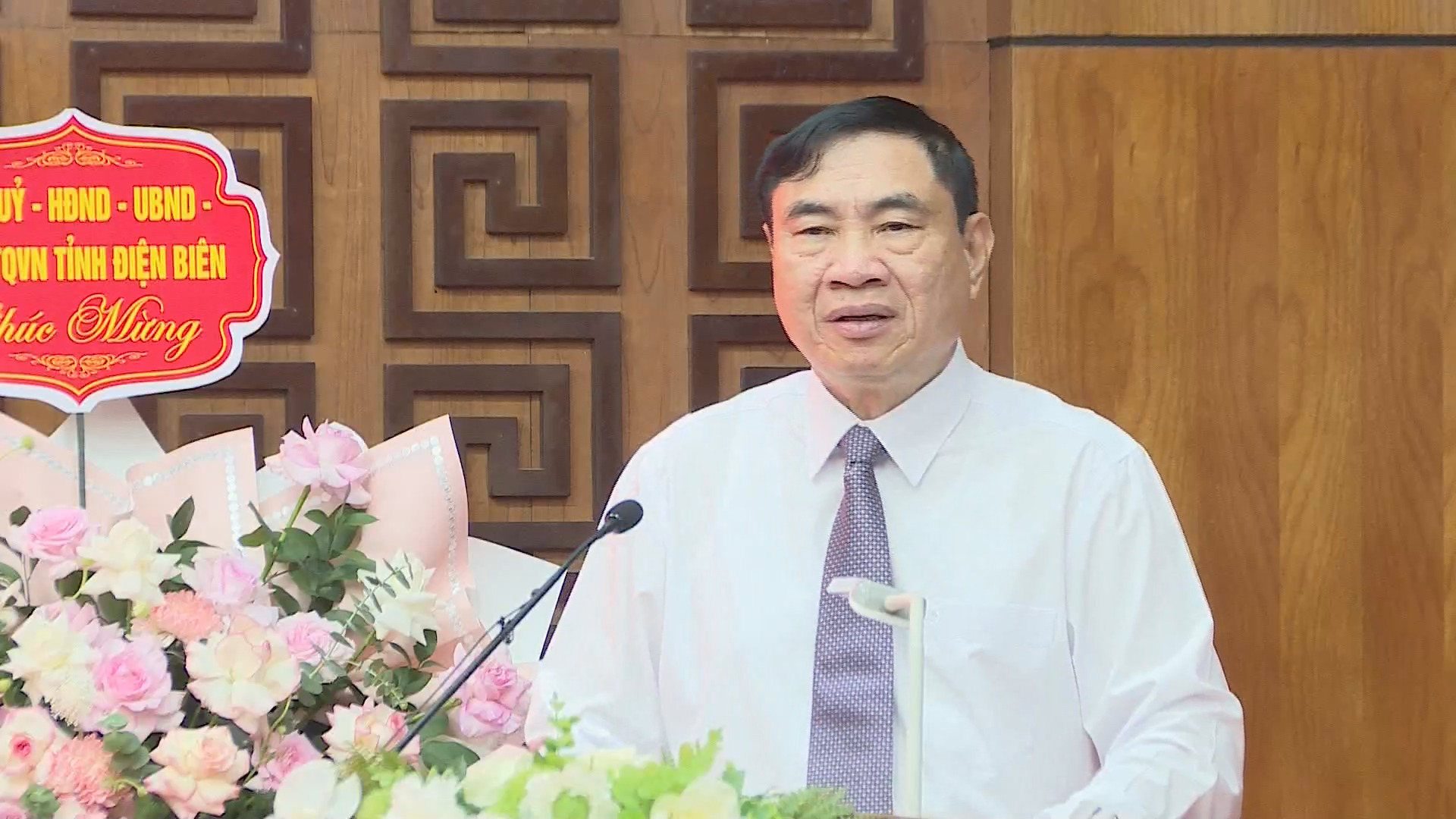 Bí thư Tỉnh ủy Trần Quốc Cường phát biểu chỉ đạo tại hội nghị.